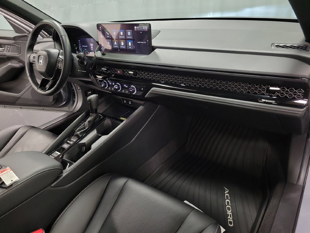 Used 2025 Honda Accord Sport image 36