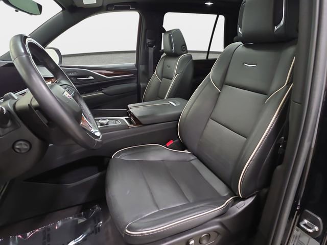 Certified 2022 Cadillac Escalade Premium Luxury AWD/4WD image 13