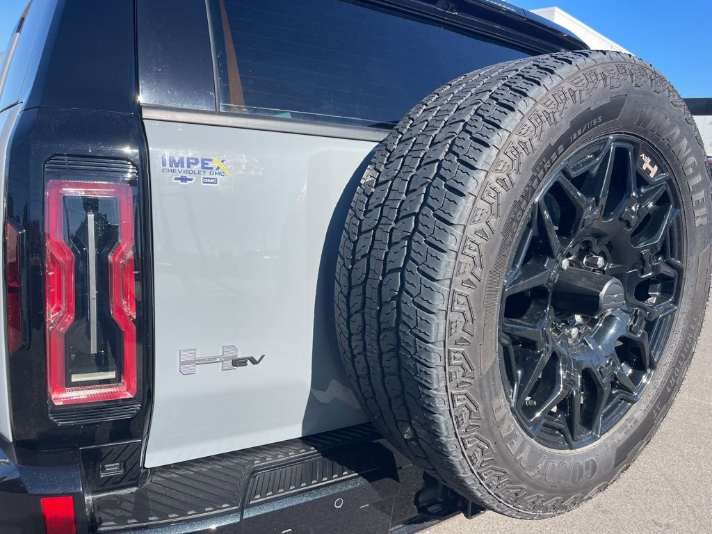 Used 2024 GMC Hummer EV 2X image 34