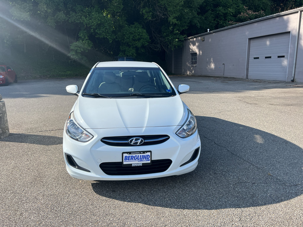 Used 2016 Hyundai Accent SE FWD image 2