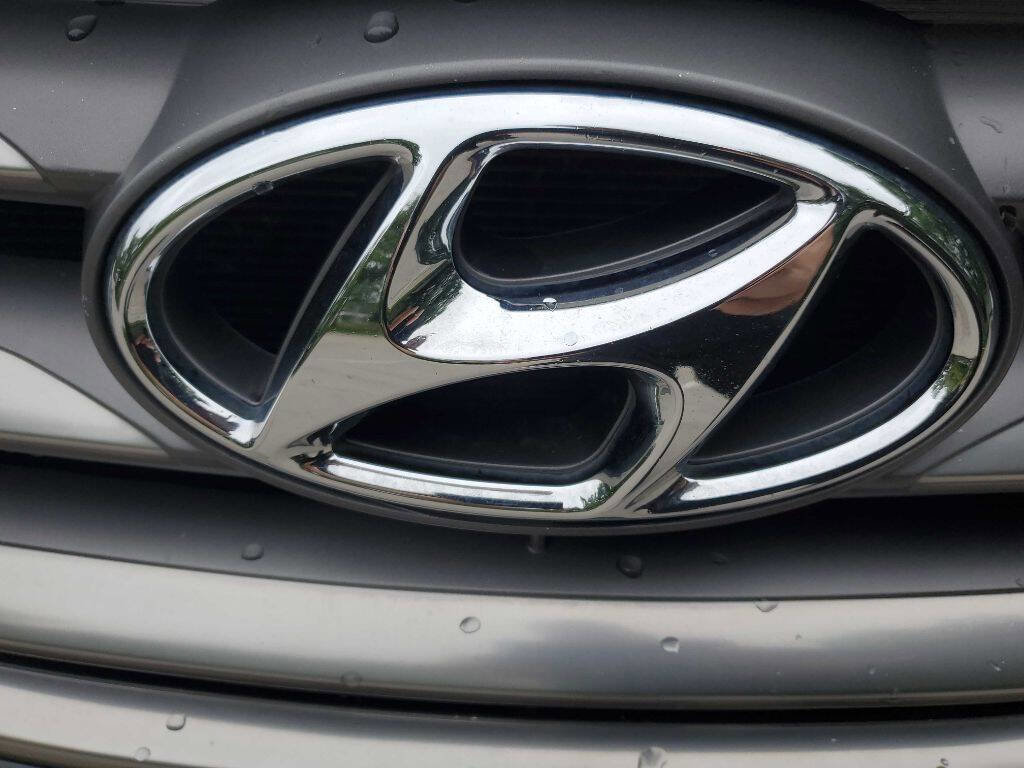 Used 2018 Hyundai Santa Fe Sport FWD image 11