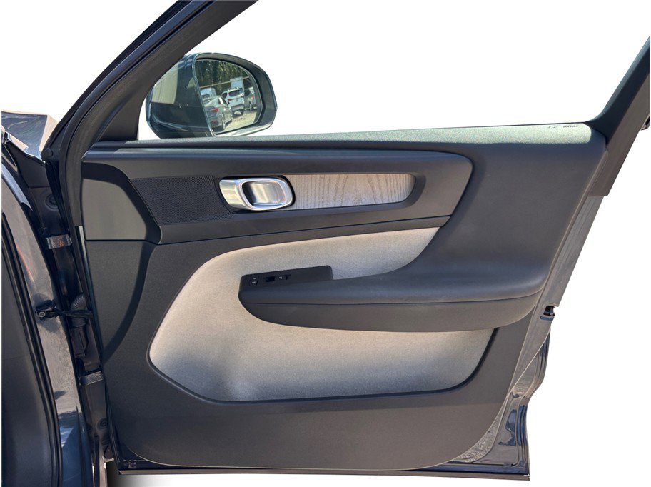 Used 2020 Volvo XC40 T5 Inscription w/ Protection Package image 44