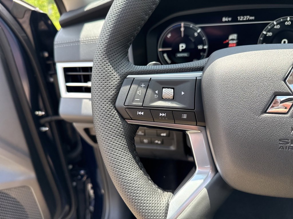 New 2025 Mitsubishi Outlander SEL image 34