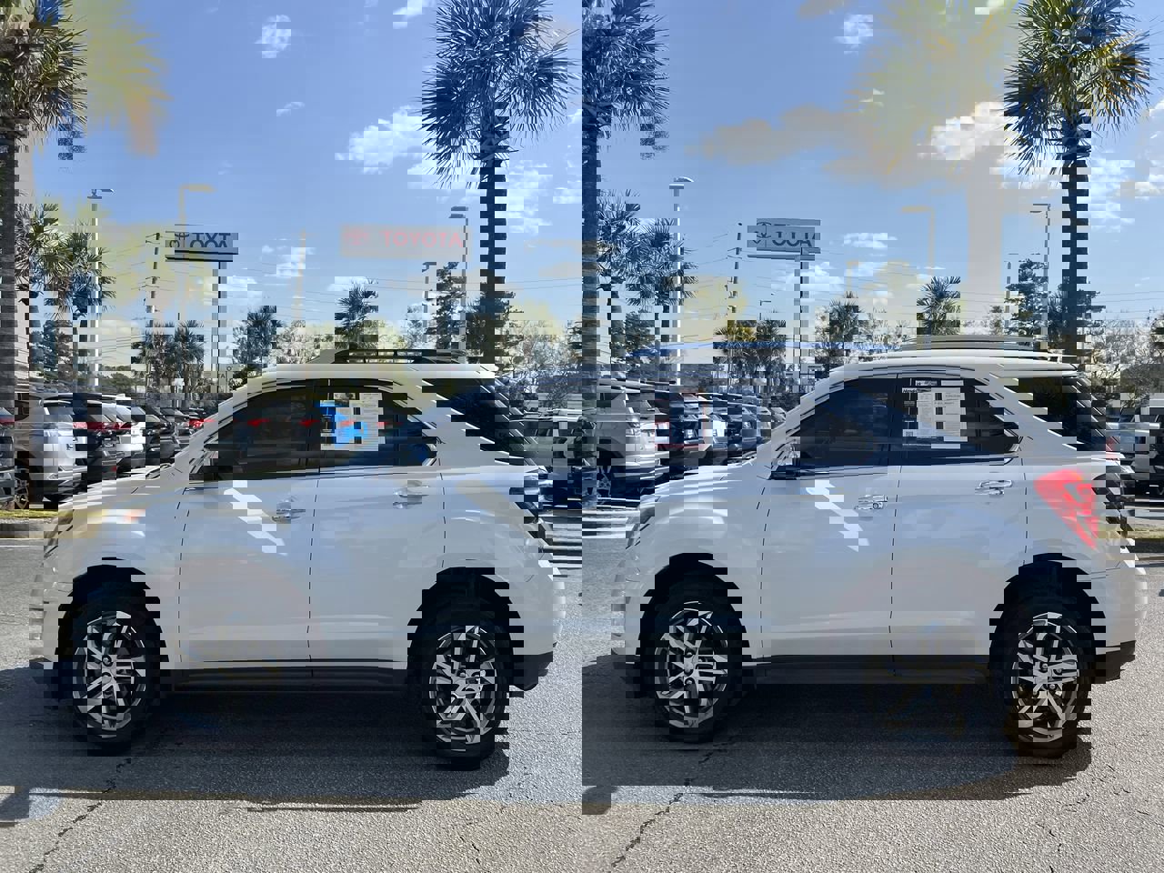 Used 2016 Chevrolet Equinox LTZ w/ Enhanced Convenience Package image 7