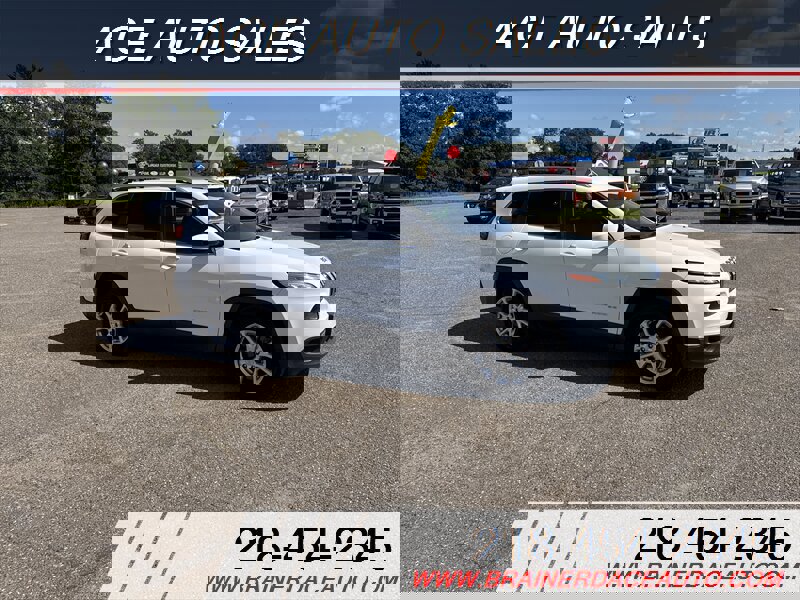 Used 2016 Jeep Cherokee Latitude w/ Cold Weather Group image 2