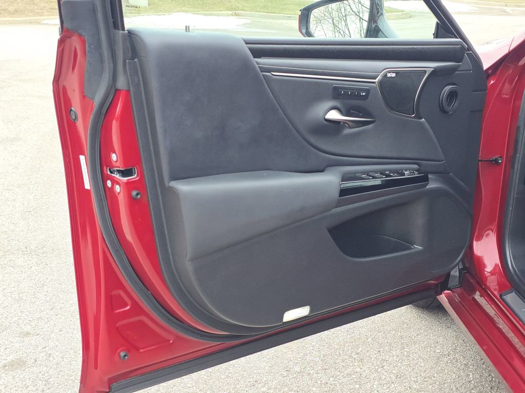 Certified 2024 Lexus ES 300h Ultra Luxury image 19