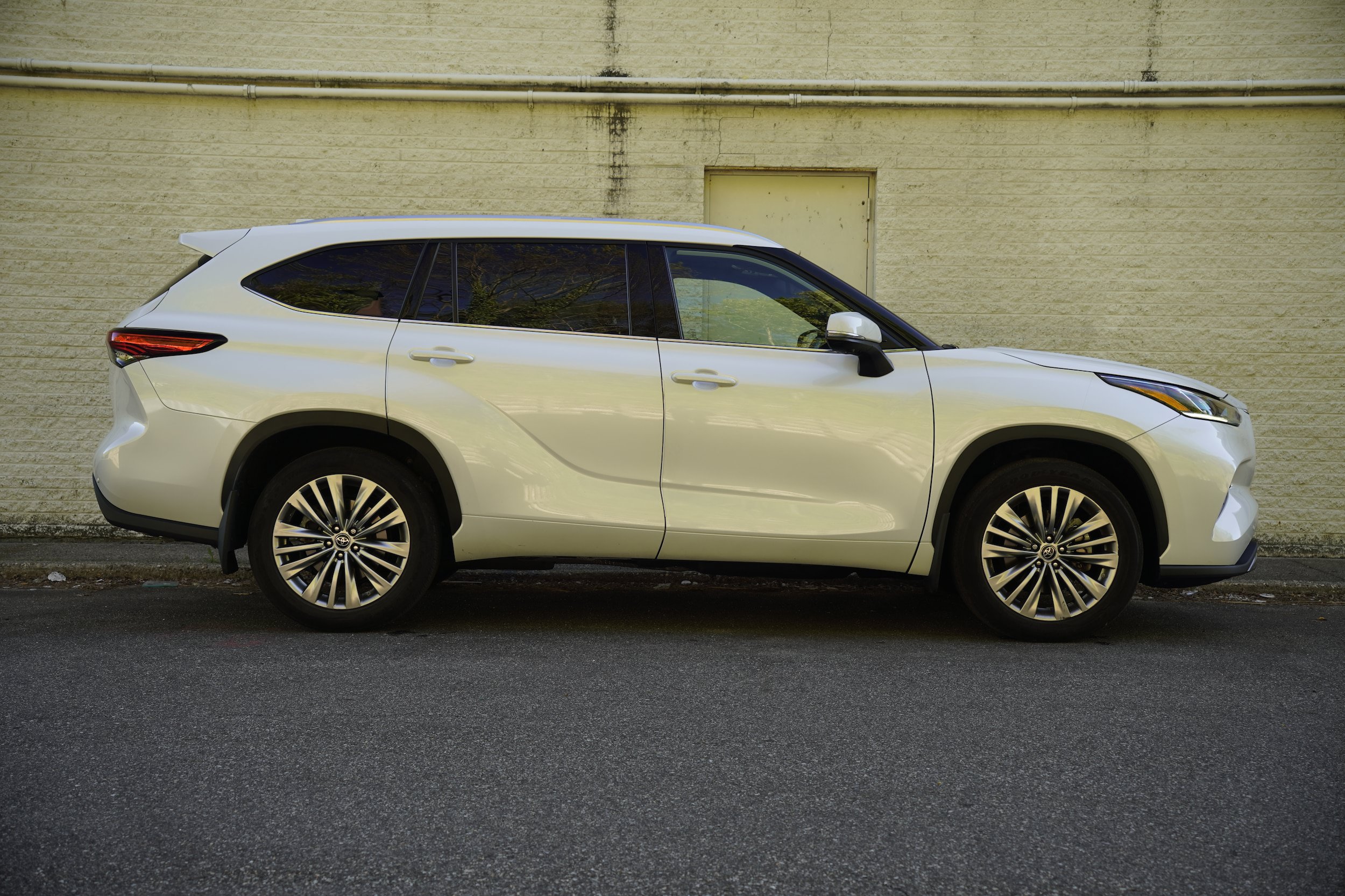 Used 2023 Toyota Highlander Platinum AWD/4WD image 8