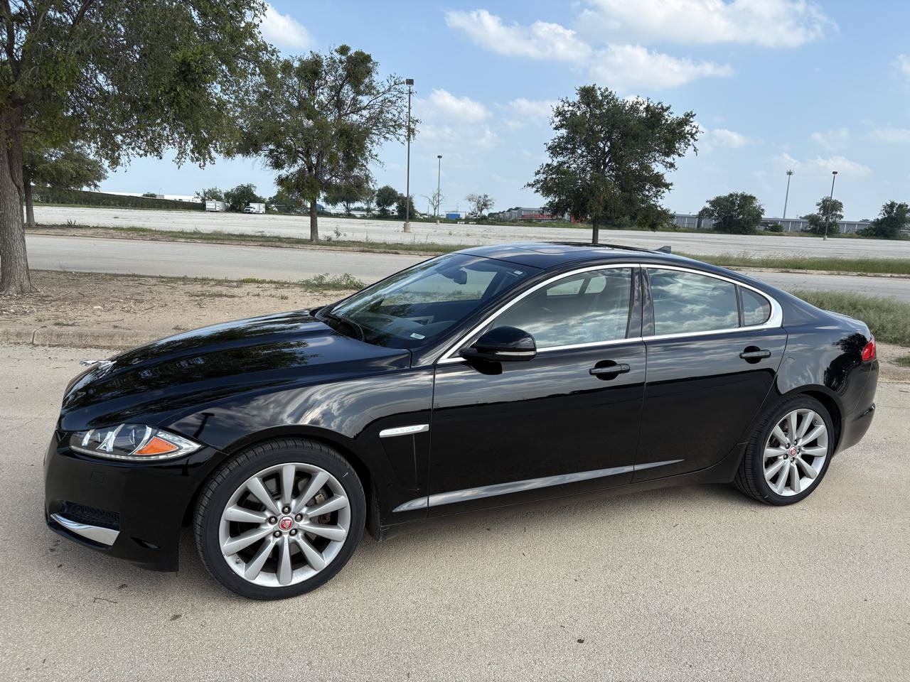 Used 2014 Jaguar XF 3.0 AWD/4WD image 6