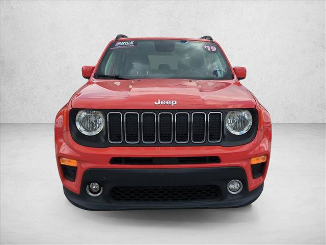 Used 2019 Jeep Renegade Latitude FWD image 2
