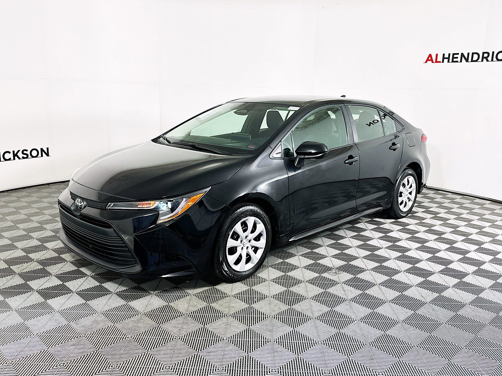 Used 2024 Toyota Corolla LE image 7