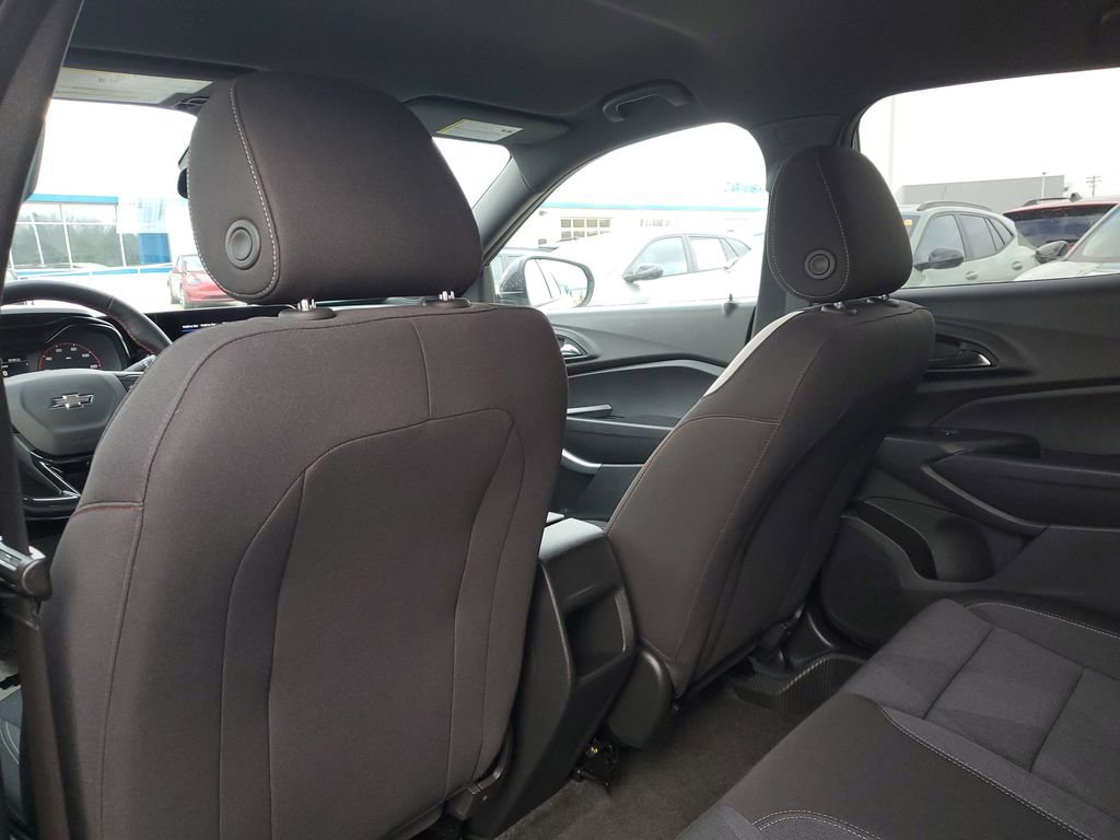 Used 2024 Chevrolet Trax RS image 27