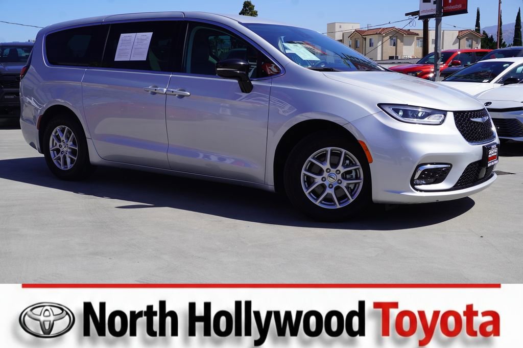 Used 2024 Chrysler Pacifica Touring-L