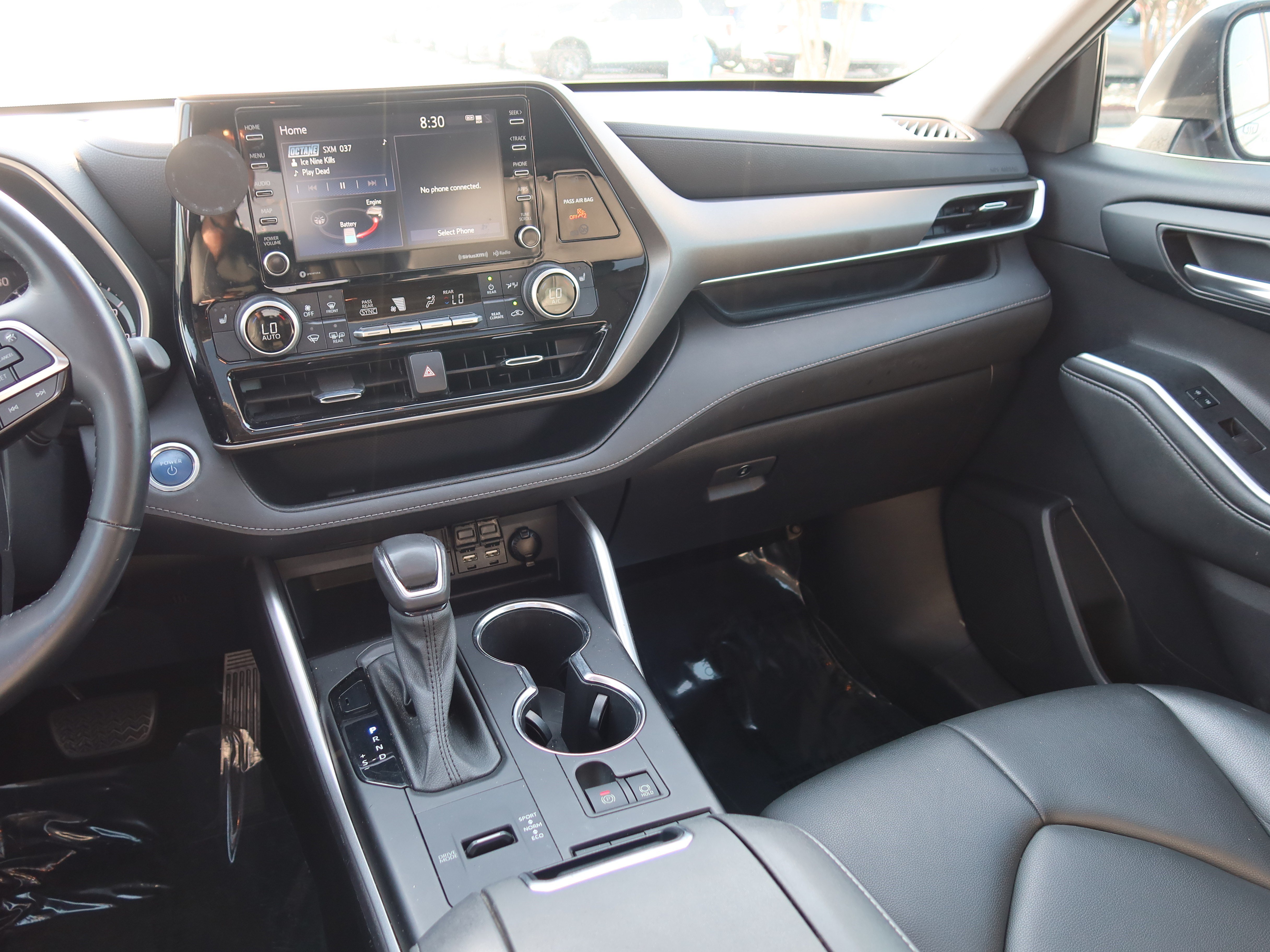 Used 2021 Toyota Highlander XLE FWD image 16