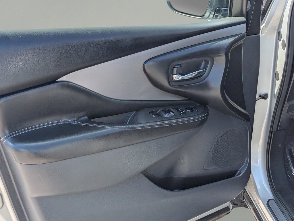 Used 2023 Nissan Murano SV FWD image 15