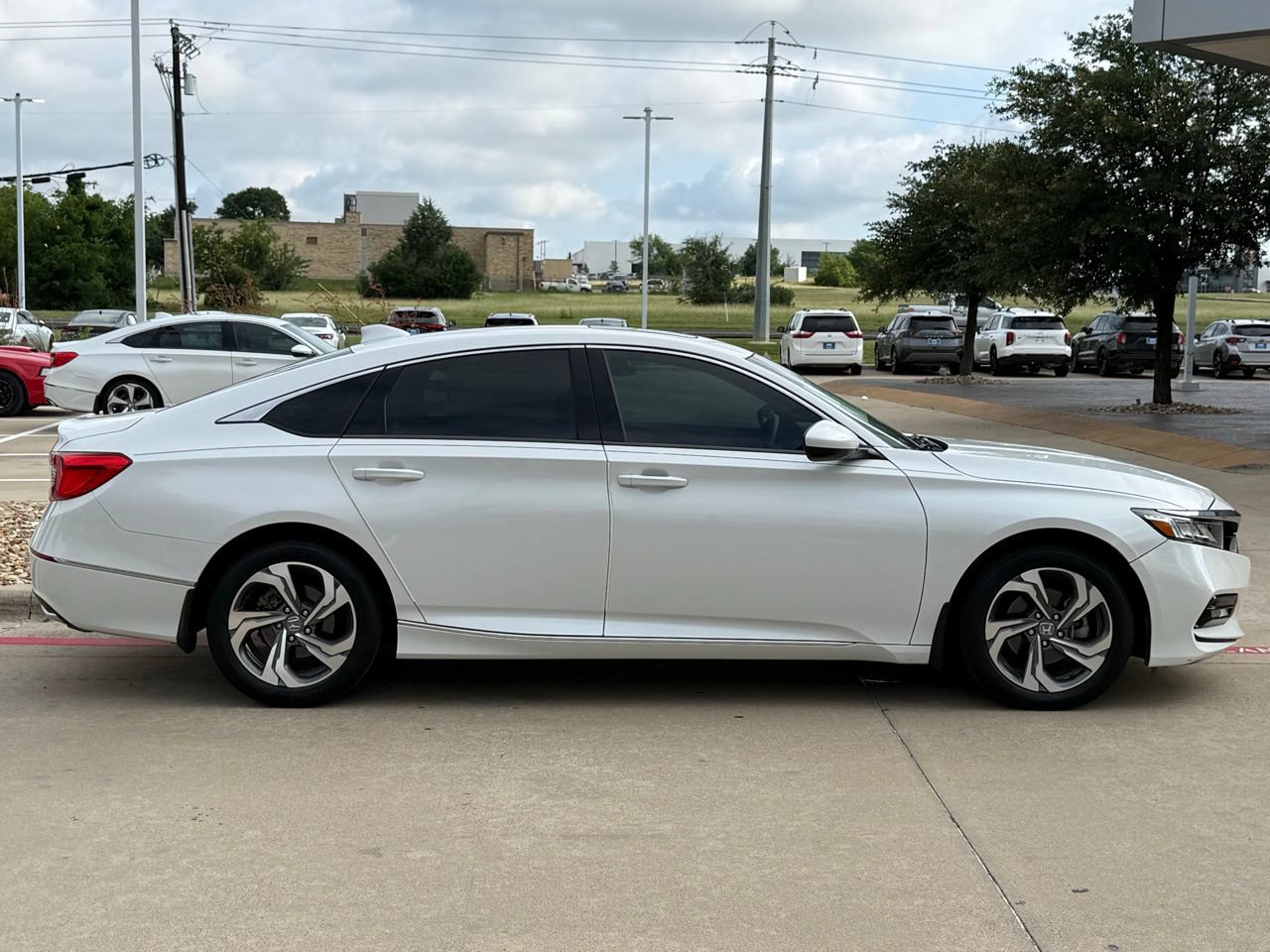Used 2018 Honda Accord EX image 6