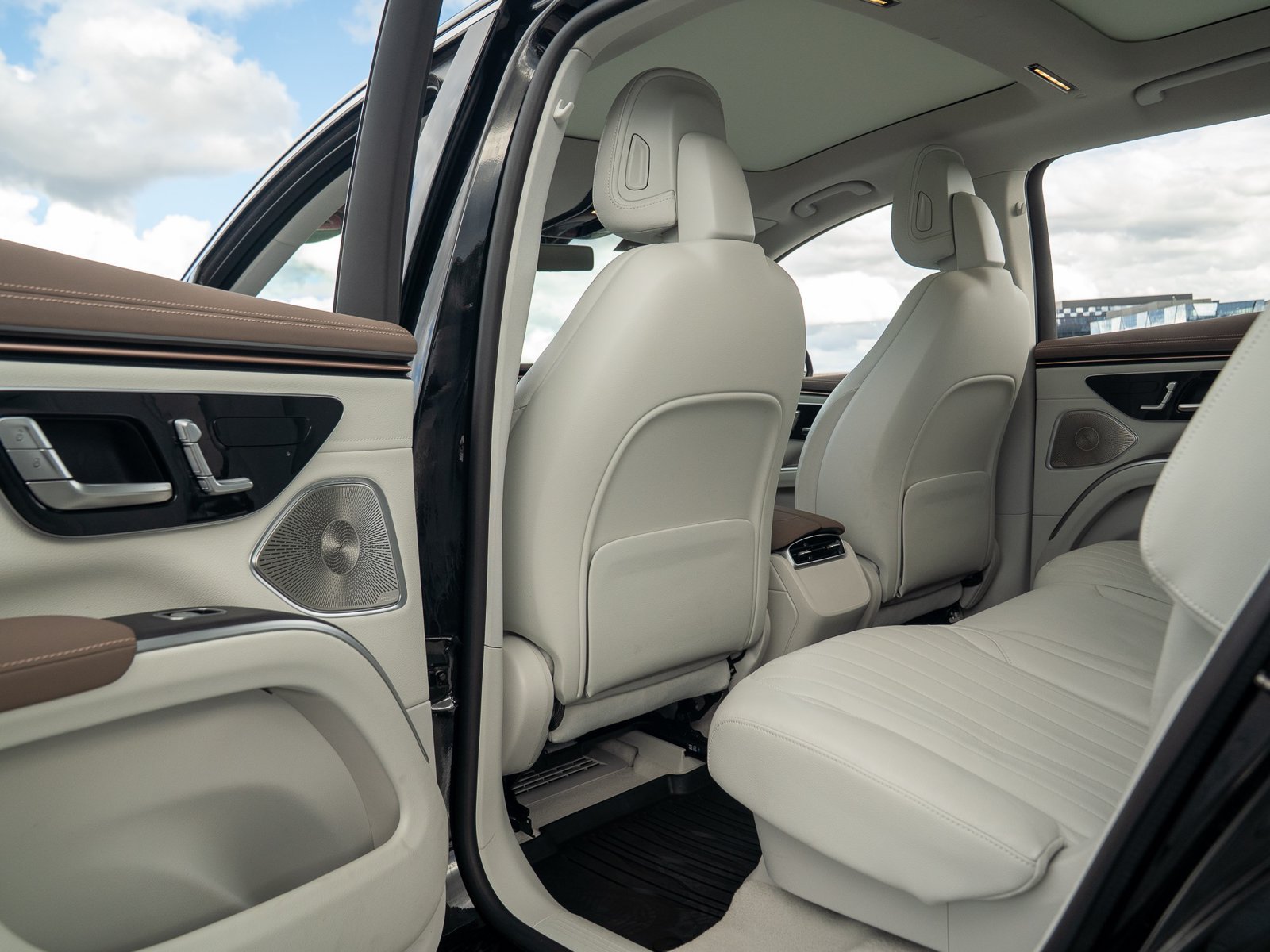 Used 2023 Mercedes-Benz EQS 580 4MATIC SUV image 25