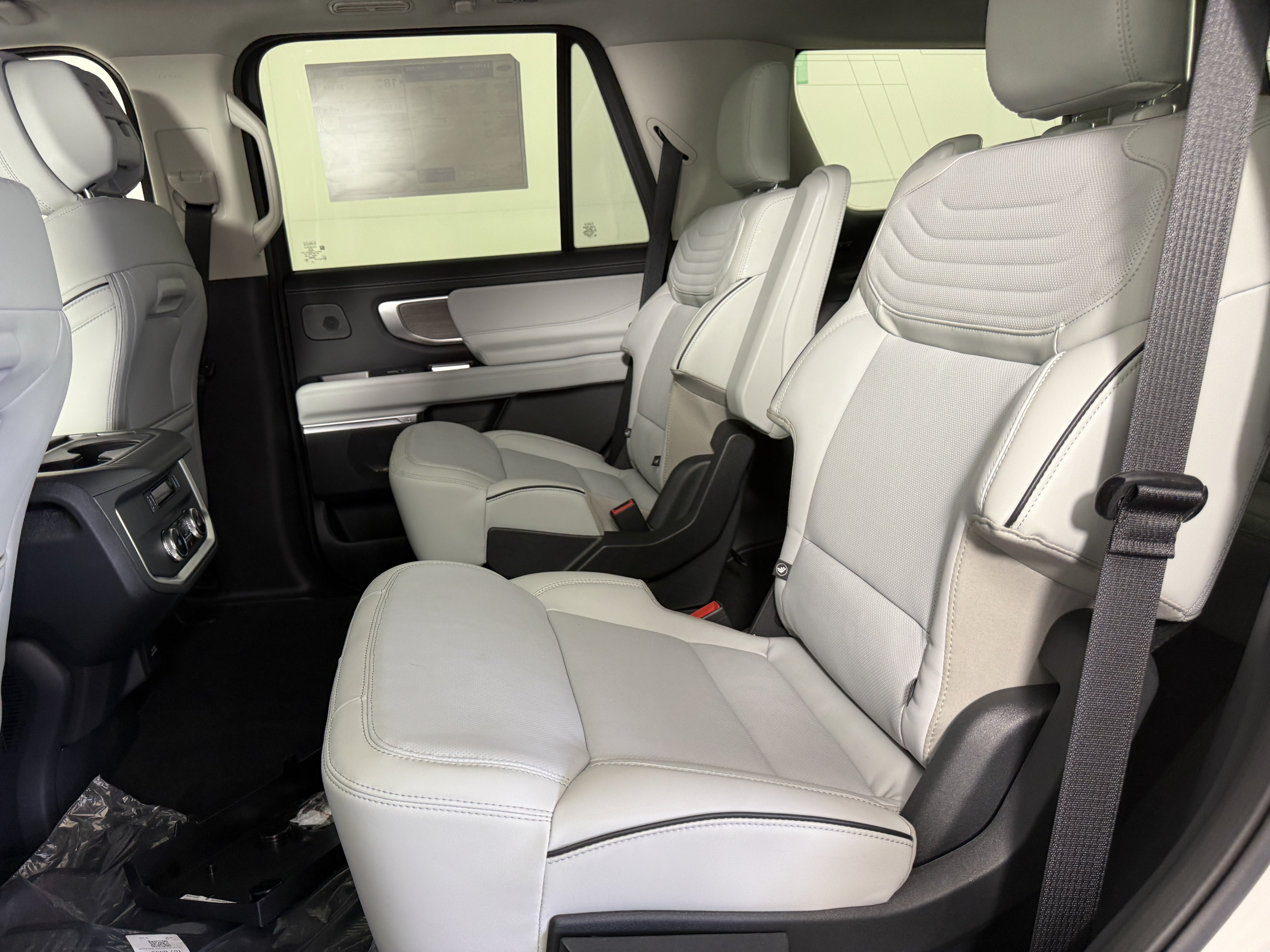New 2026 Ford Expedition Platinum w/ Platinum Ultimate Package AWD/4WD image 13