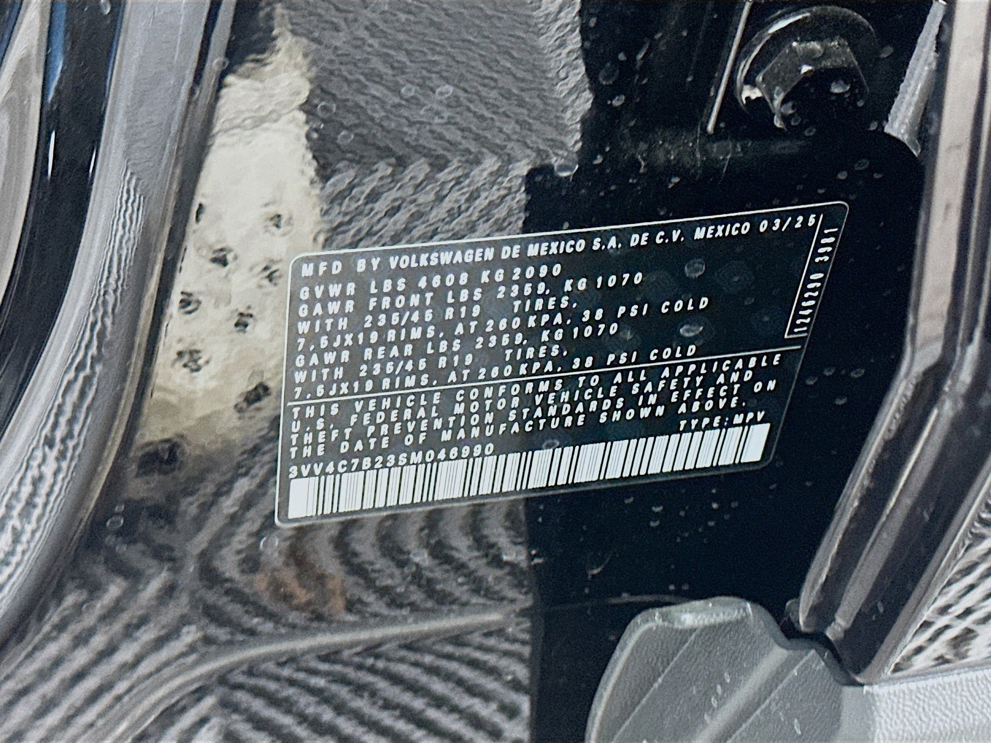 Certified 2025 Volkswagen Taos SEL image 25