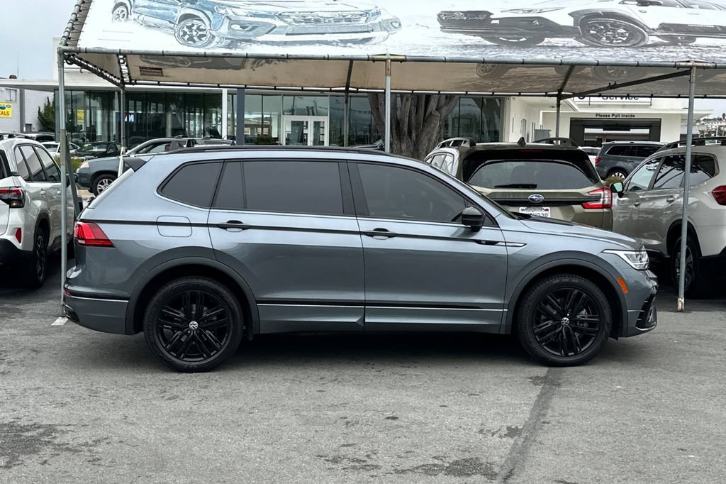 Used 2022 Volkswagen Tiguan SE R-Line FWD image 3