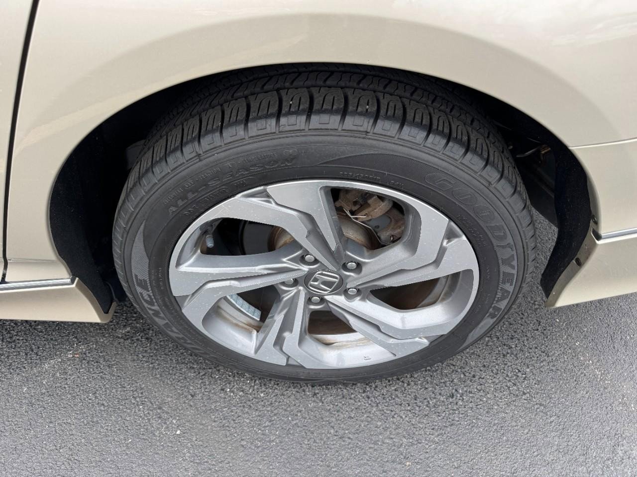 Certified 2019 Honda Accord EX-L image 9