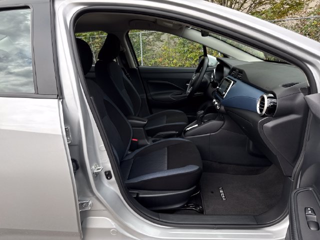 Used 2025 Nissan Versa SV w/ Trunk Package FWD image 9