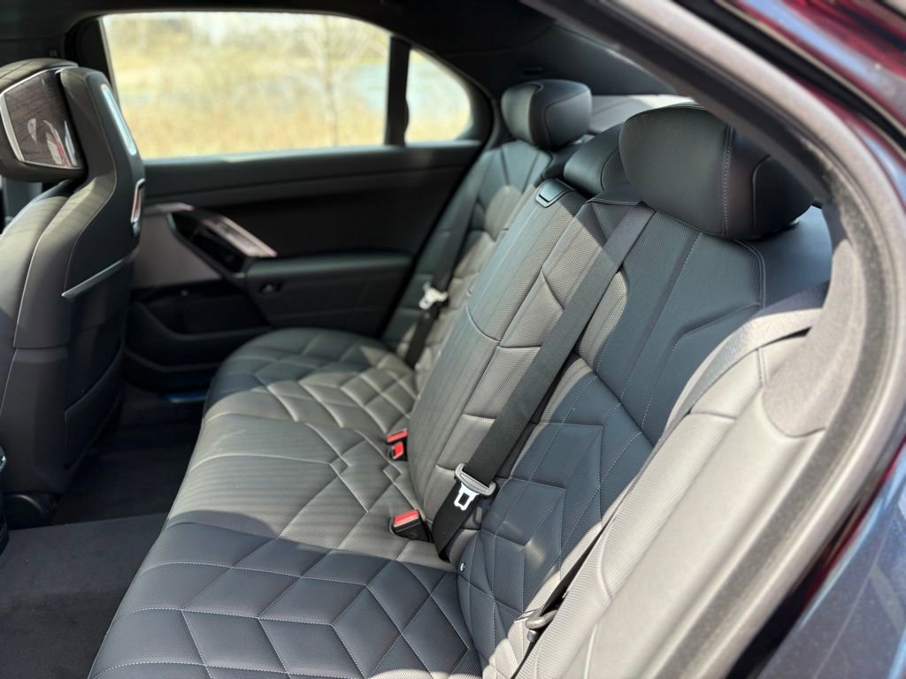 Used 2025 BMW 760i xDrive image 17