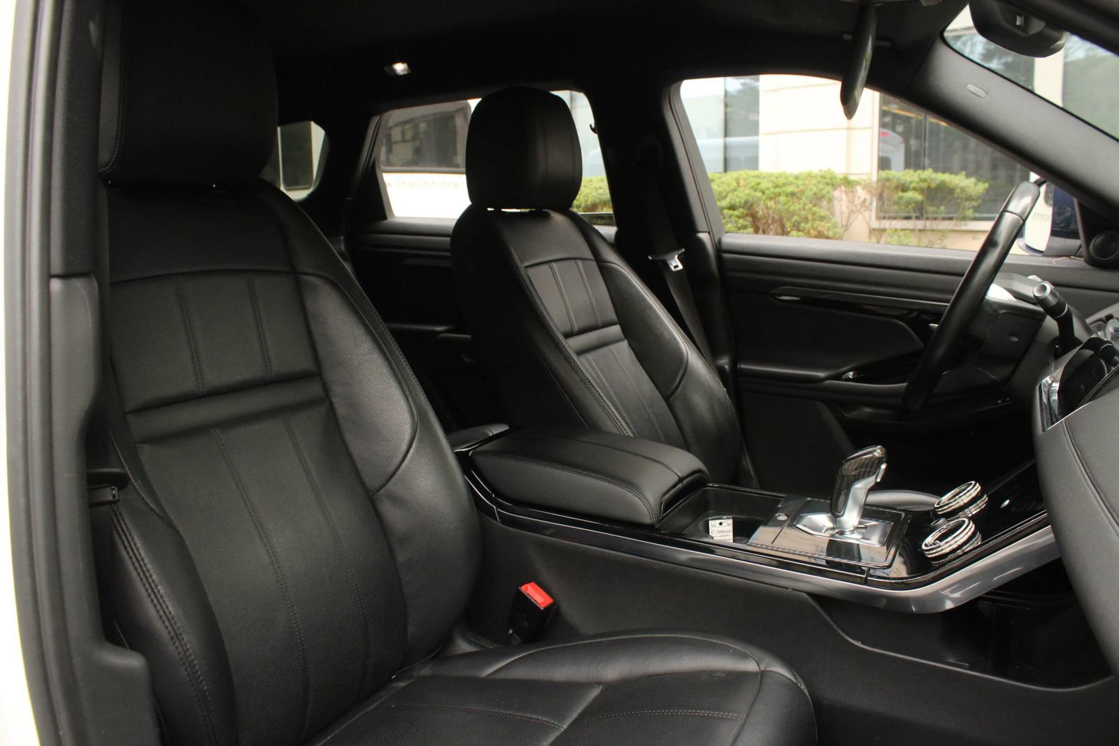 Used 2020 Land Rover Range Rover Evoque SE AWD/4WD image 28