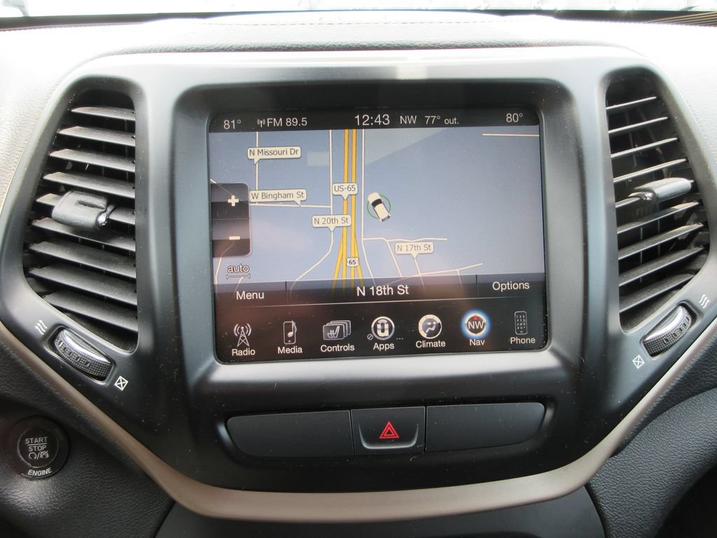 Used 2016 Jeep Cherokee Limited AWD/4WD image 31