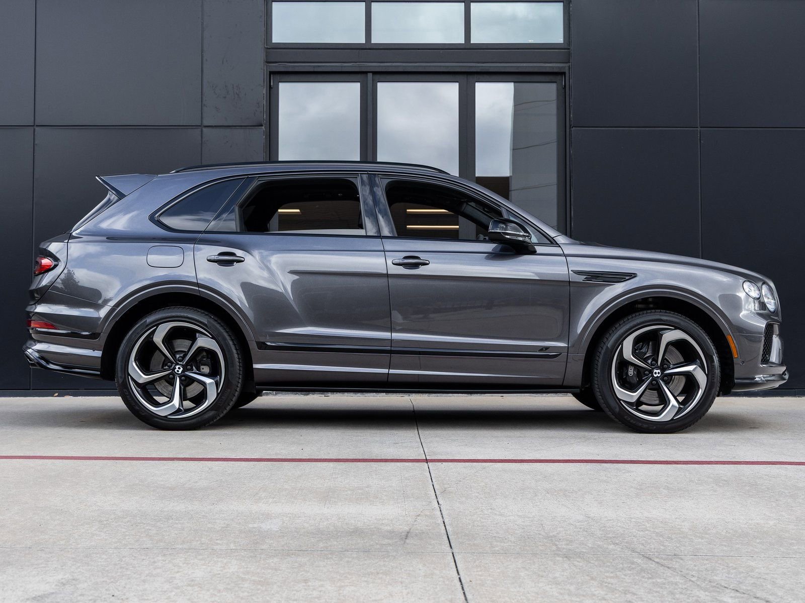Used 2022 Bentley Bentayga image 10