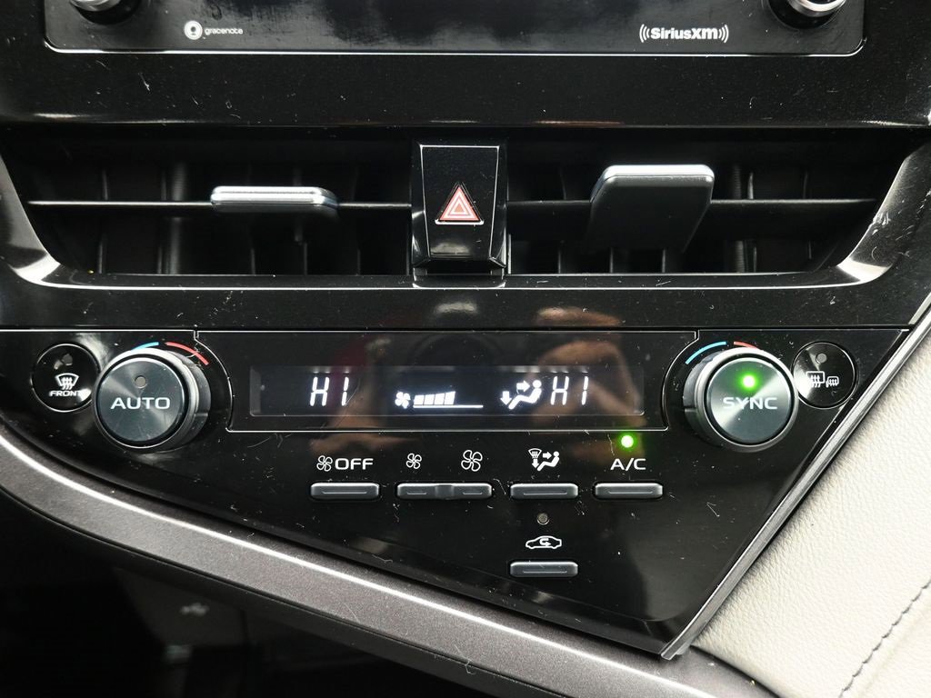 Used 2023 Toyota Camry SE image 19