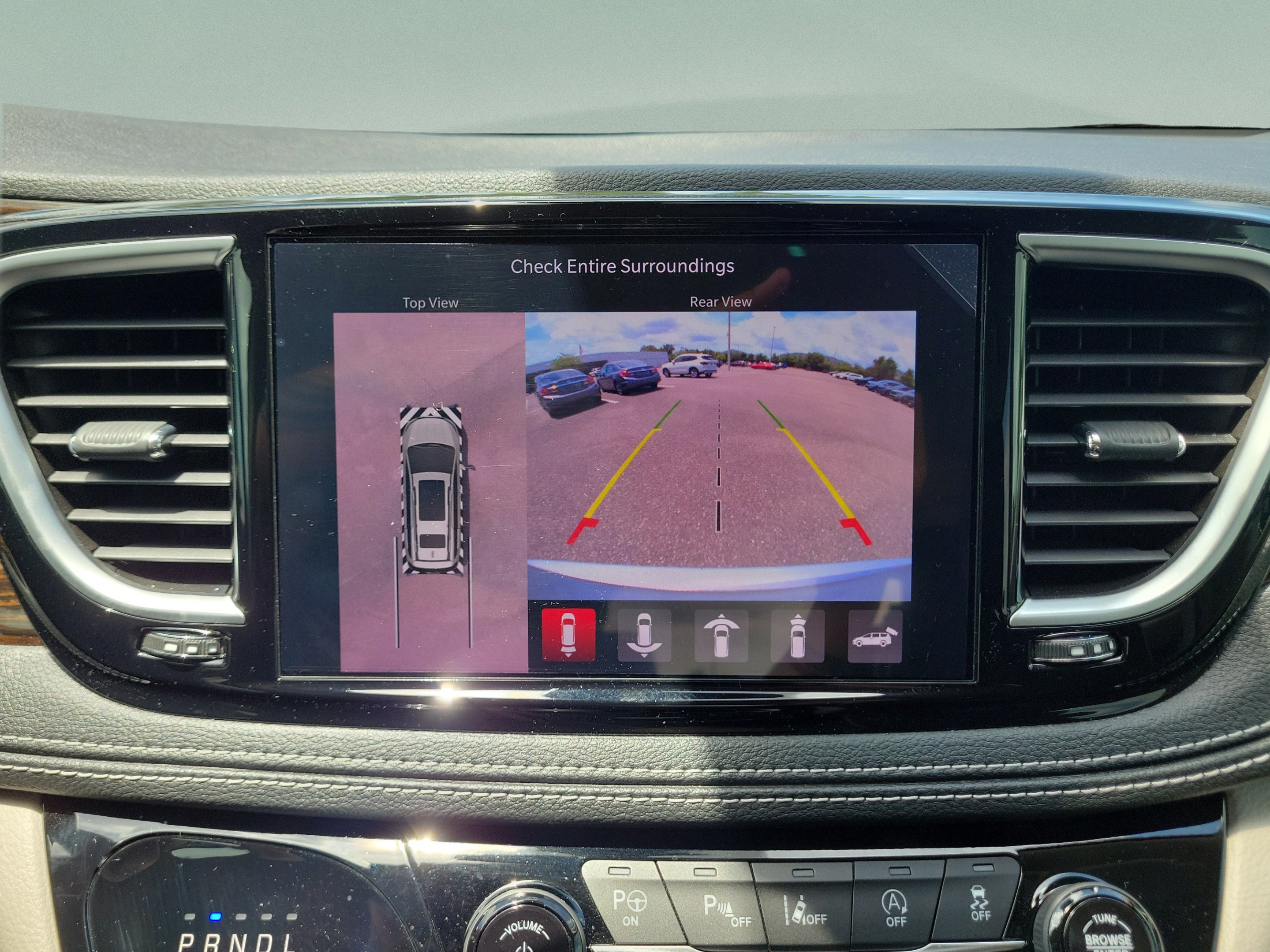 Used 2023 Chrysler Pacifica Limited w/ Uconnect Theater Family Group AWD/4WD image 33