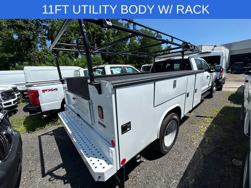 New 2026 Ford F550 4x4 Crew Cab image 3