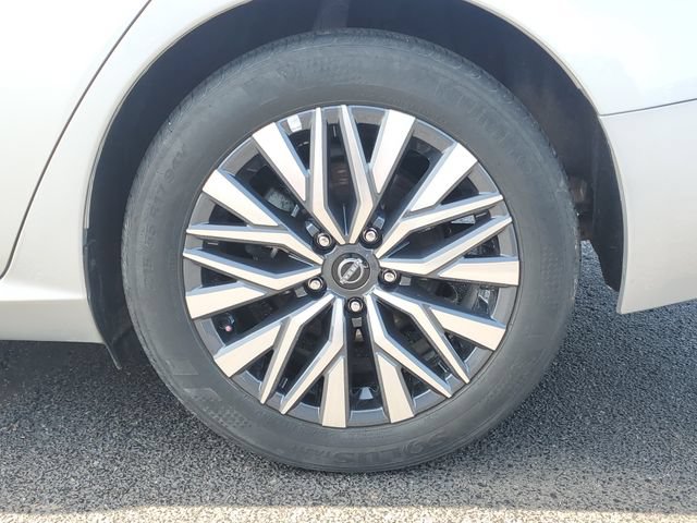 Used 2024 Nissan Altima 2.5 SV FWD image 26