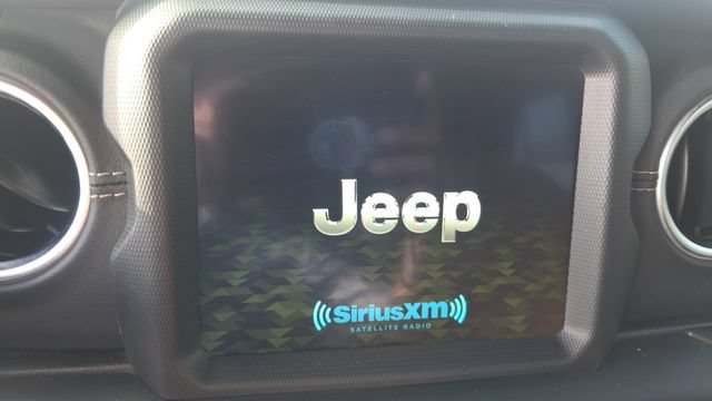 Used 2019 Jeep Wrangler Unlimited Sahara AWD/4WD image 19