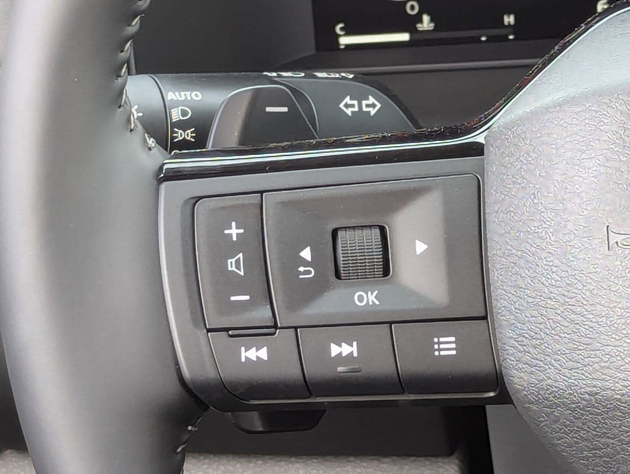 New 2026 Nissan Pathfinder SL AWD/4WD image 24