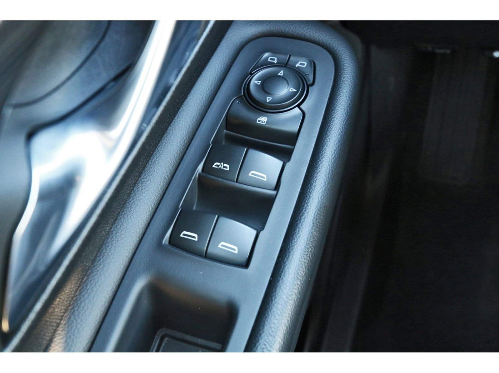 Used 2024 GMC Terrain SLT image 15