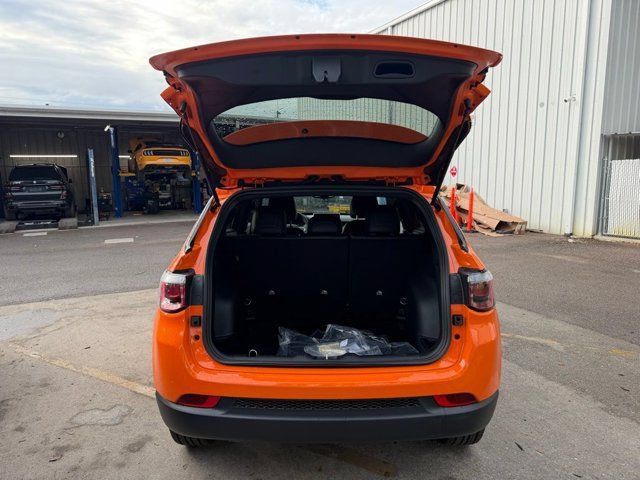 New 2026 Jeep Compass Latitude AWD/4WD image 33