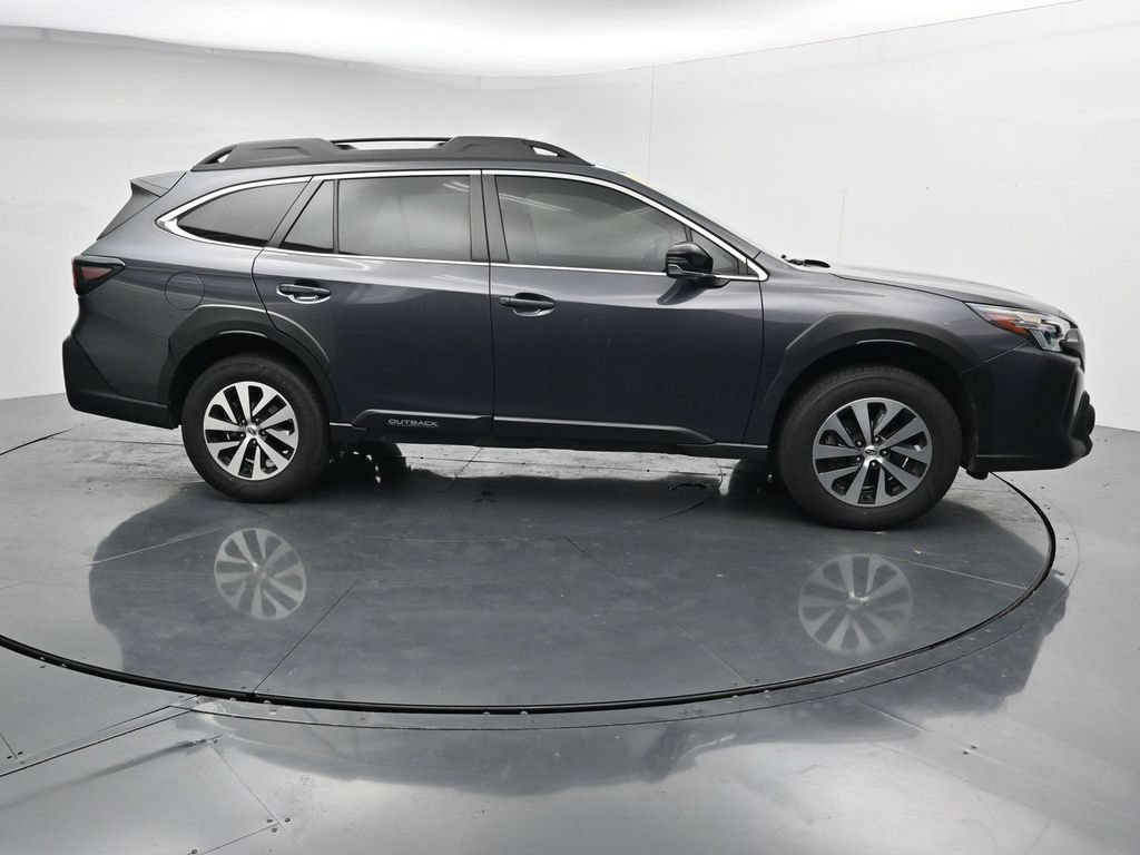 Used 2023 Subaru Outback Premium AWD/4WD image 9