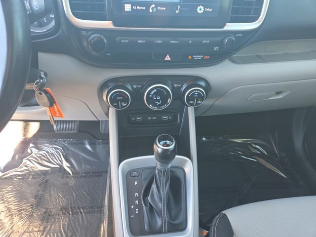 Used 2022 Hyundai Venue SEL image 11