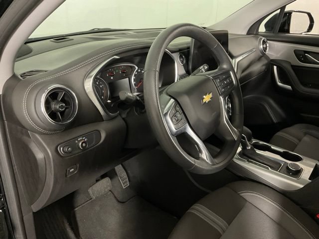Used 2025 Chevrolet Blazer LT AWD/4WD image 18