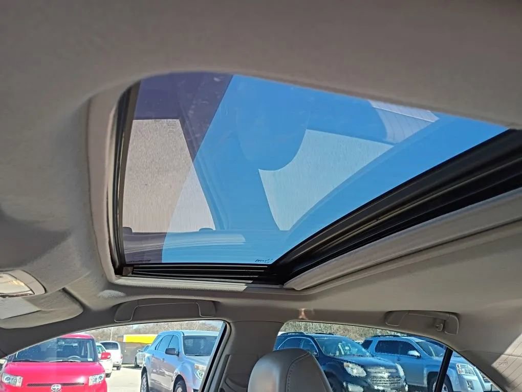 Used 2010 Toyota Camry XLE image 13