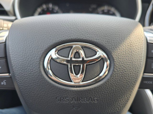 Used 2021 Toyota Highlander XLE image 38