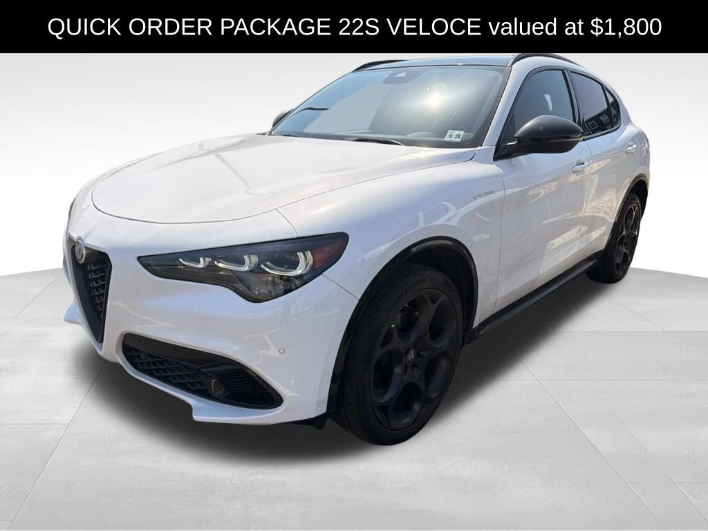 Used 2024 Alfa Romeo Stelvio Veloce AWD/4WD image 3