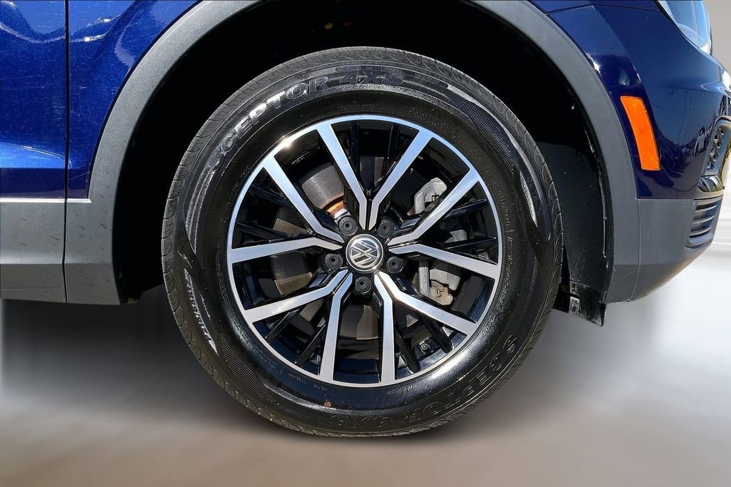 Used 2021 Volkswagen Tiguan SE w/ 3-Row Tiguan MDO Package image 9