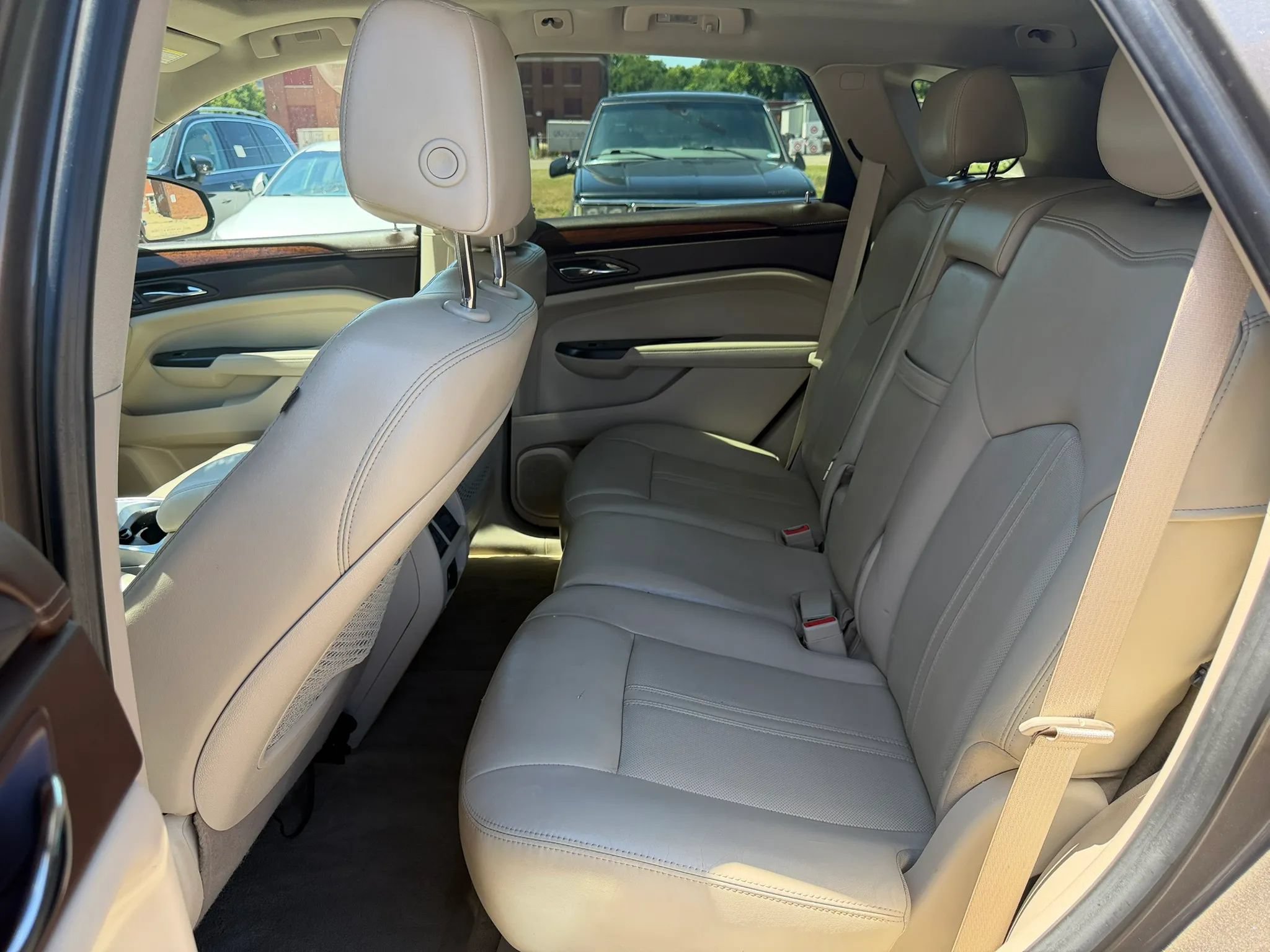 Used 2014 Cadillac SRX Luxury FWD image 16