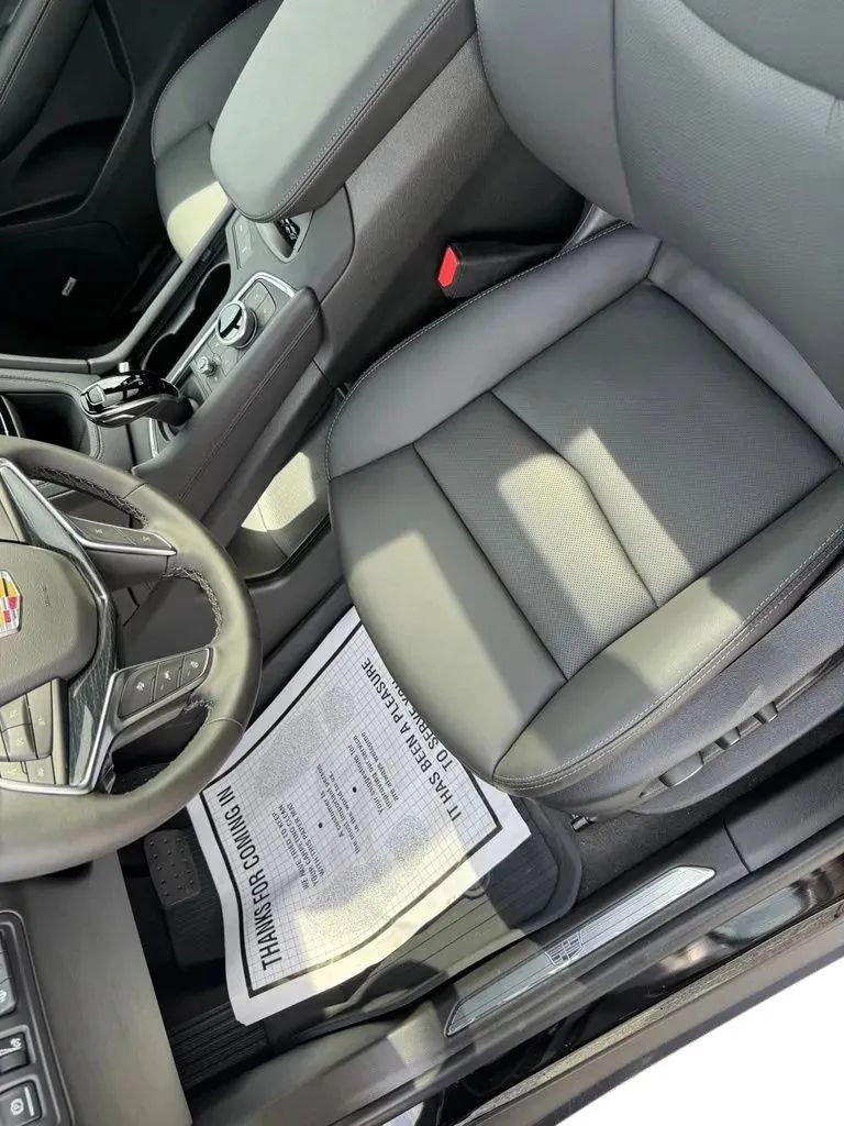 New 2026 Cadillac XT5 Premium Luxury w/ LPO, Floor Liner Package AWD/4WD image 10