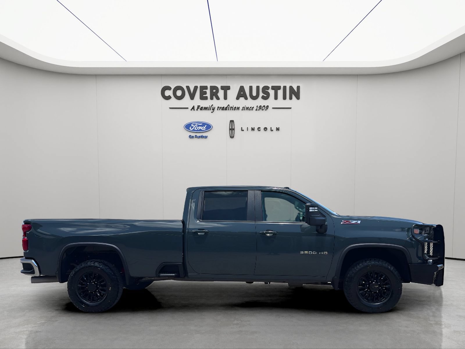 Used 2025 Chevrolet Silverado 3500 LT w/ Convenience Package AWD/4WD image 7