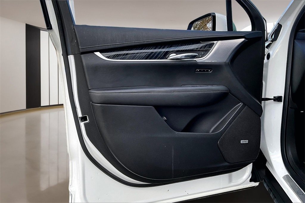 Used 2022 Cadillac XT6 Premium Luxury w/ Technology Package image 18