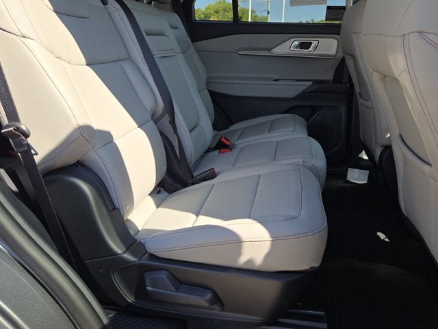 Used 2026 Ford Explorer Active w/ Active Comfort Package AWD/4WD image 8