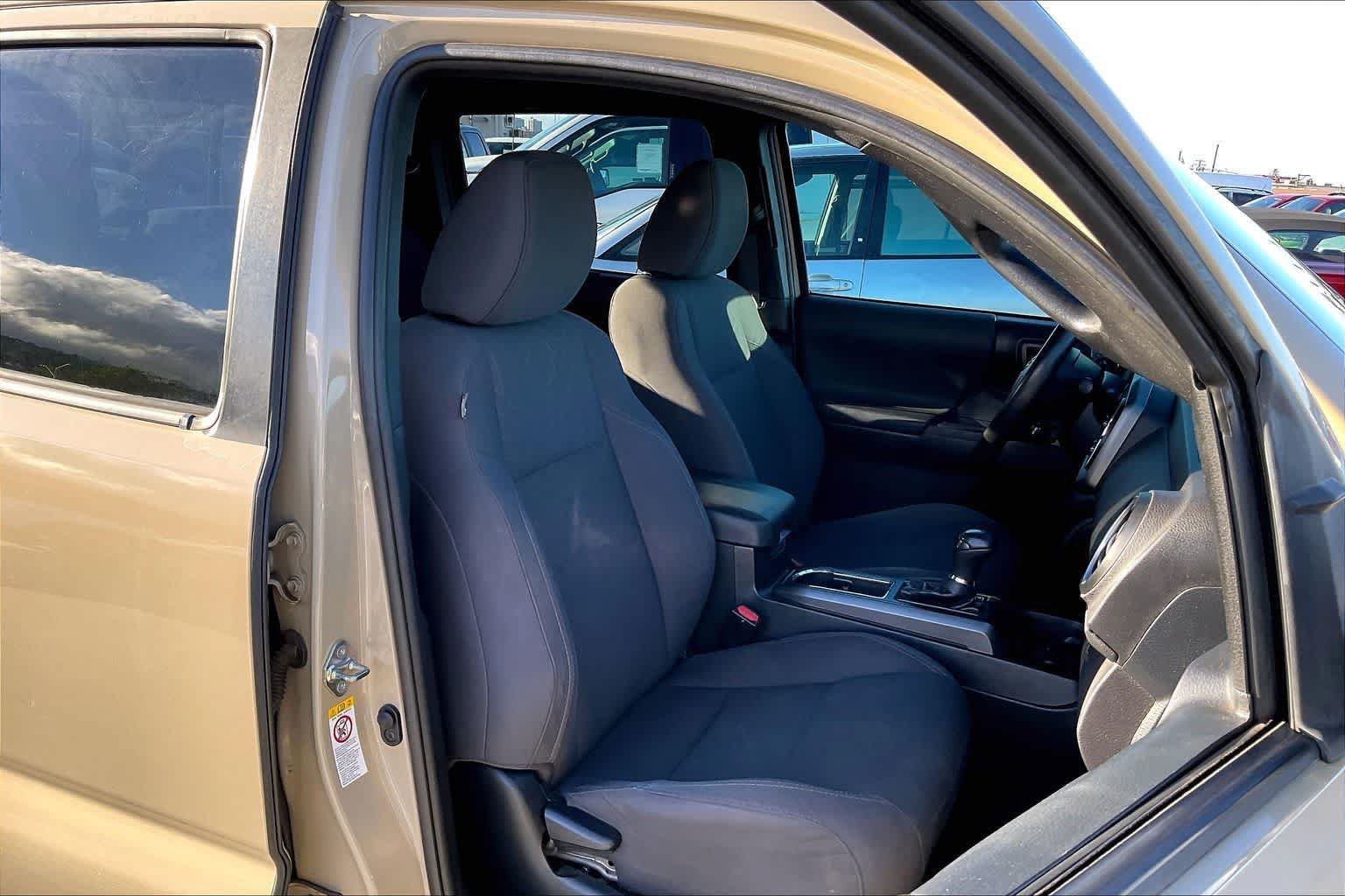 Used 2019 Toyota Tacoma TRD Sport AWD/4WD image 13